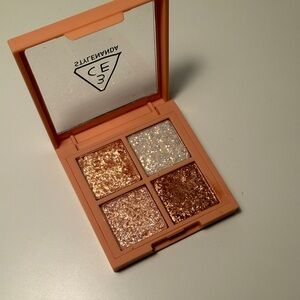 Stylenanda Shimmer Eyeshadow Palette -Glitter Bomb